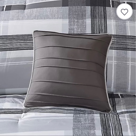 Bed Bath & Beyond Rudy Intelligent Design Plaid Comforter - Picture 7 of 16